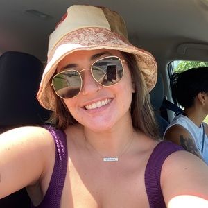 Meet your Posher, Talia